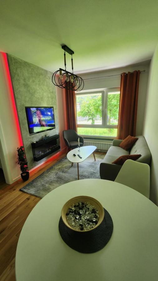 Apartman Park Lake ทูซลา ภายนอก รูปภาพ
